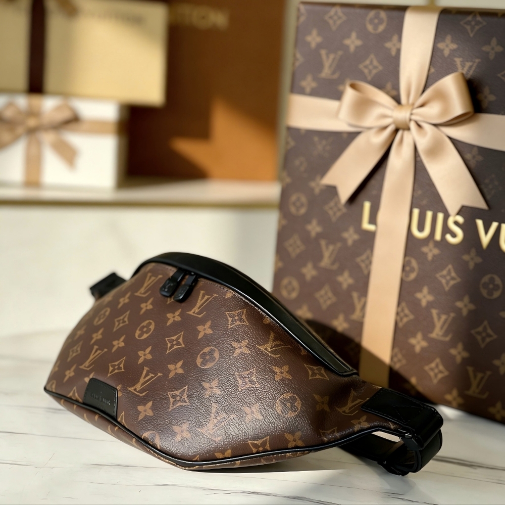 <AUTHENTIC>Louis Vuitton Waist Bag in Brown Leather - Picture 3 of 6